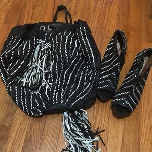 Bundle Zara women leather shoes and matching bag.